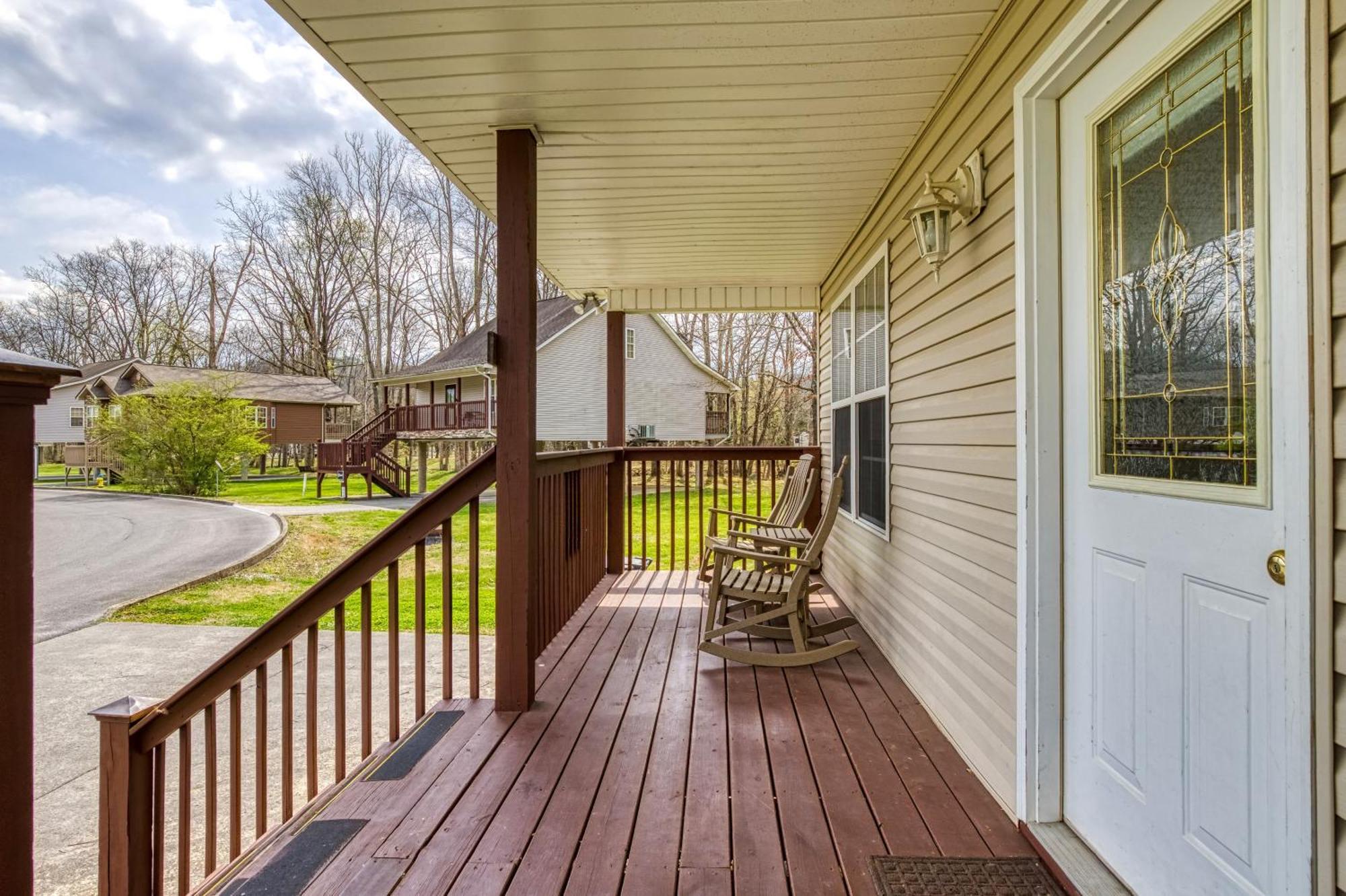 Lee'S Creekside Villa Pigeon Forge Exterior photo